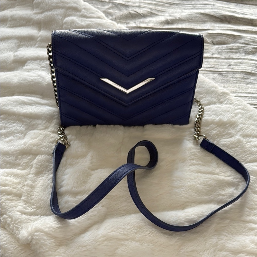 Express Elegant Blue Quilted Shoulder Bag